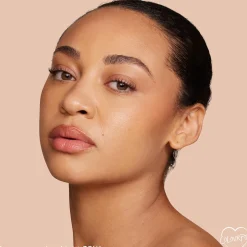 Pretty Fresh Hyaluronic Acid Hydrating Foundation