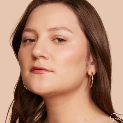 Pretty Fresh Hyaluronic Acid Hydrating Foundation