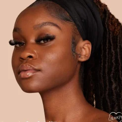 Pretty Fresh Hyaluronic Acid Tinted Moisturizer