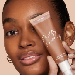 Pretty Fresh Hyaluronic Acid Tinted Moisturizer