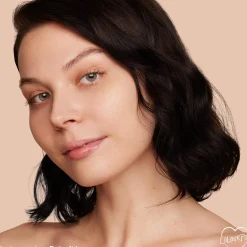 Pretty Fresh Hyaluronic Acid Tinted Moisturizer